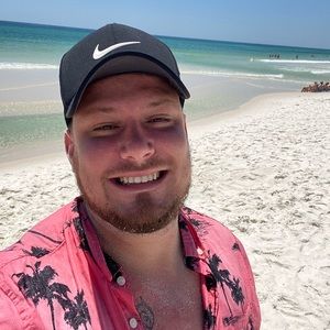 Meet your Posher, Logan